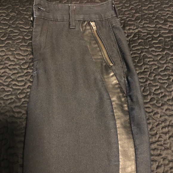 NYDJ Black Pants w/Faux Leather Stripe - Sz4 - Picture 3 of 7